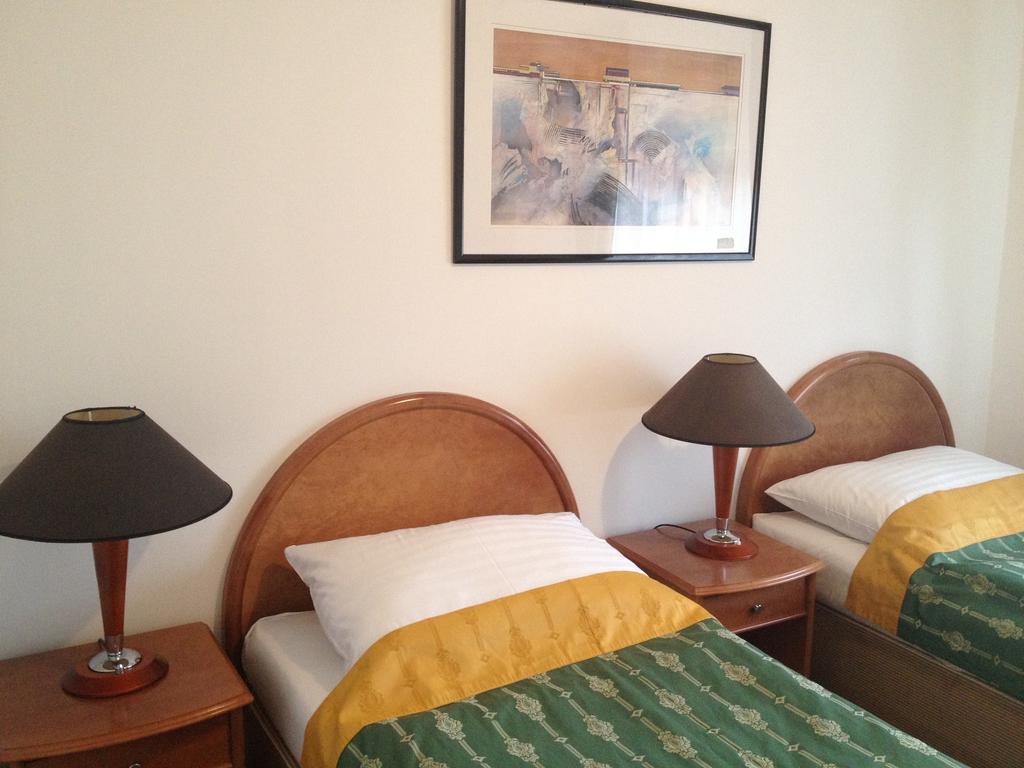Hotel Chotol Horomerice Quarto foto